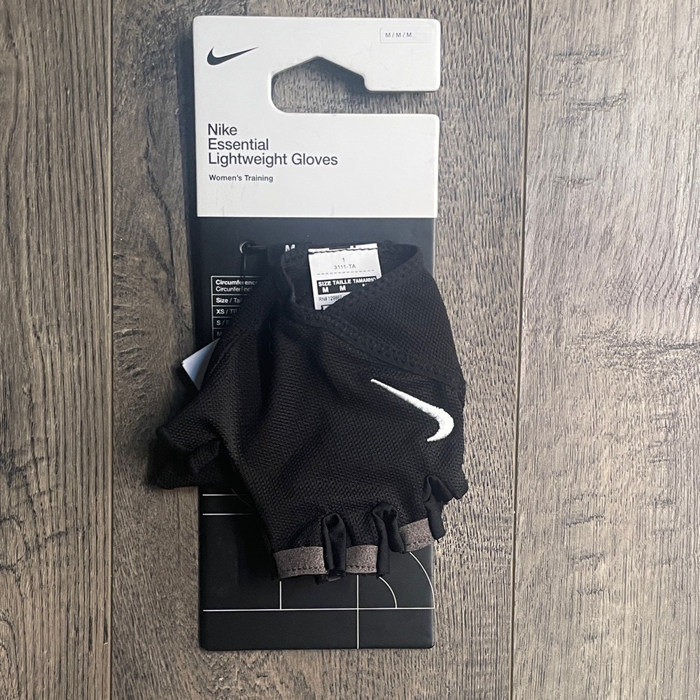 Nike Black and Gray Essential Lightweight Gloves